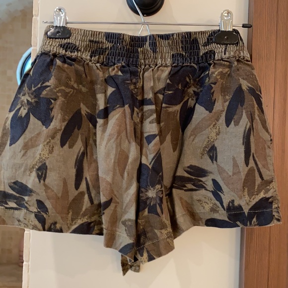 Camouflage Guess shorts - Picture 3 of 4